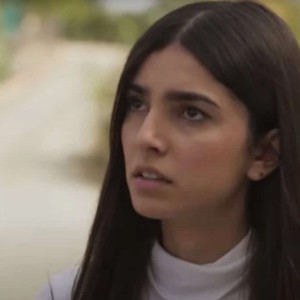 Από την μια συνεσταλμένη Βασιλική από την άλλη "καυτή" Ιφιγένεια - Οι φωτογραφίες της Τζόλα που κυκλοφορούν στο διαδίκτυο