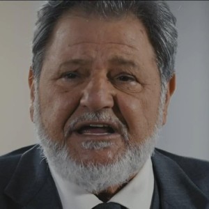 Γη της Ελιάς: «Καλά, συγκλό κύριε Παρτσαλάκη μας» - Το twitter χειροκροτά τον "Λυκούργο"