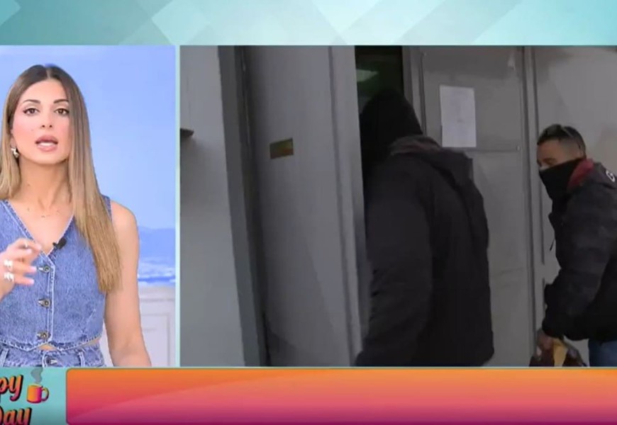 «Λες και πάει για φωτογράφιση...» - Έξαλλη η Σταματίνα Τσιμτσιλή με τον Μάνο Δασκαλάκη