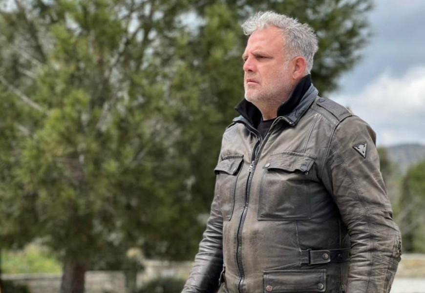 Γη της Ελιάς - Σούπερ αποκλειστικό: Αποκαλύπτεται το πρόσωπο του Δημοσθένη - Το θανάσιμο μυστικό βγαίνει στη φόρα πριν το φινάλε