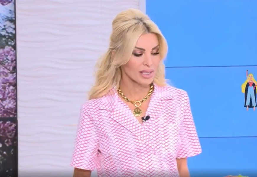 «Θα ξεκινήσουμε με μια πολύ δυσάρεστη είδηση...» - Συγκινημένη η Κατερίνα Καινούργιου στην έναρξη του Super Κατερίνα
