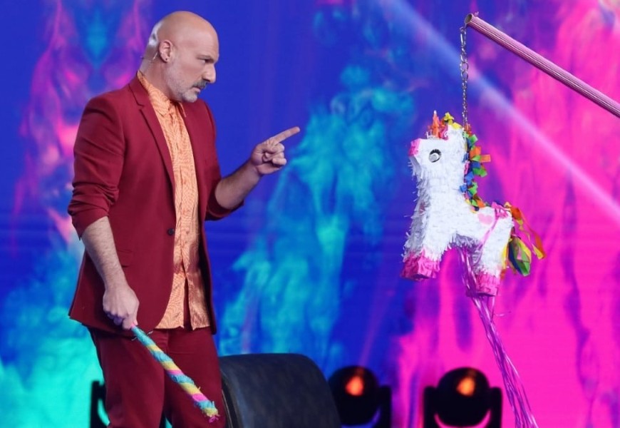 The Masked Singer: Η νέα μάσκα που μπαίνει στο παιχνίδι και φέρνει τα πάνω κάτω