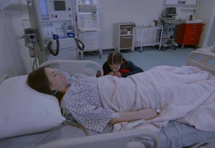 Elif: Η ζωή της Μελέκ κρέμεται από μία κλωστή - Πέφτει σε κώμα μετά από θανάσιμο χτύπημα