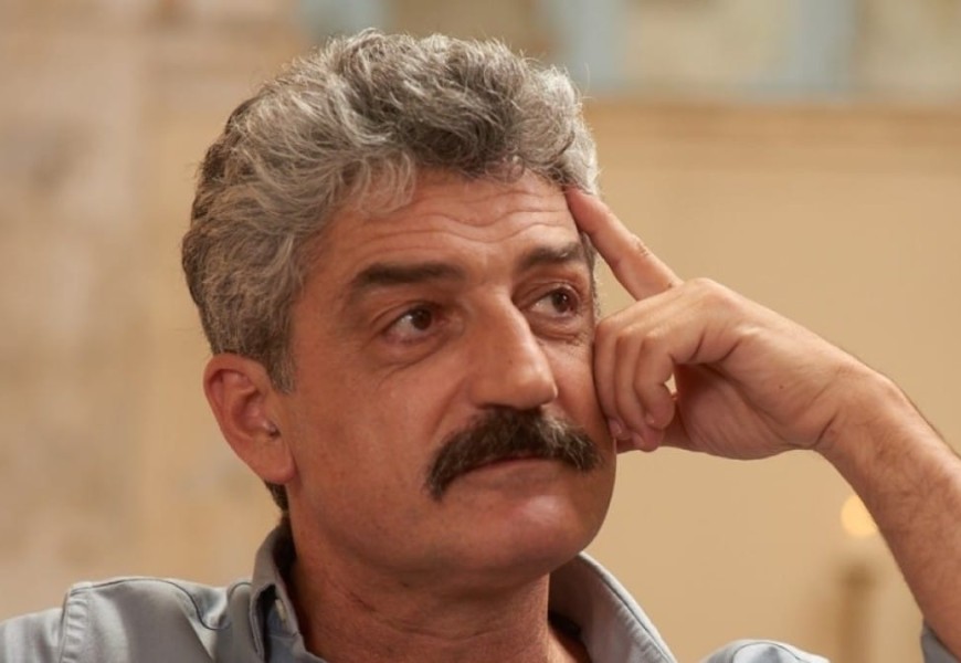 Δημήτρης Ήμελλος: Η πραγματική ηλικία, οι σπουδές και ο γιός του γοητευτικού αστυνόμου του Σασμού