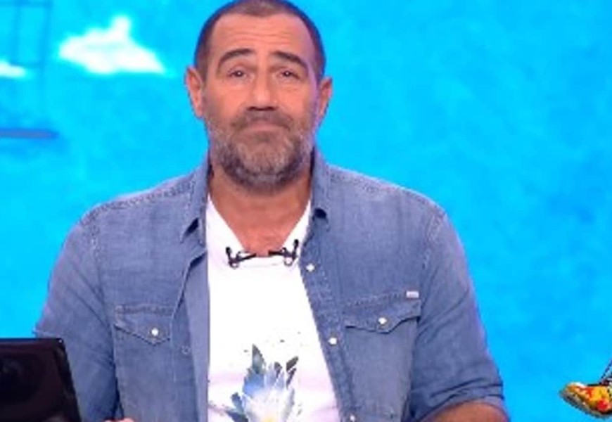 «Δεν πρέπει να έχει ξαναγίνει...» - Τα αιχμηρά σχόλια του Αντώνη Κανάκη για το τέλος του Love island