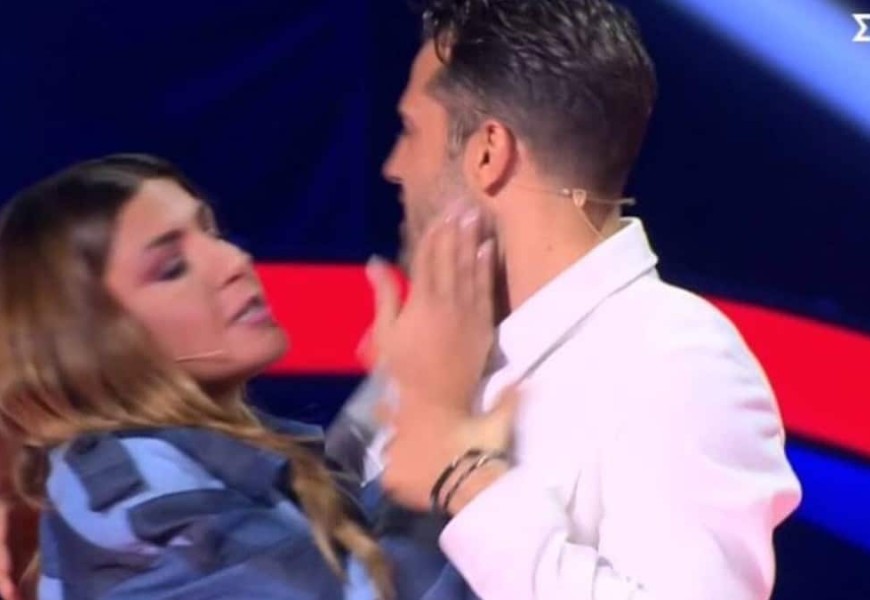 The Voice: Απίστευτο! Η Έλενα Παπαρίζου χαστούκισε τον Κωνσταντίνο Αργυρό