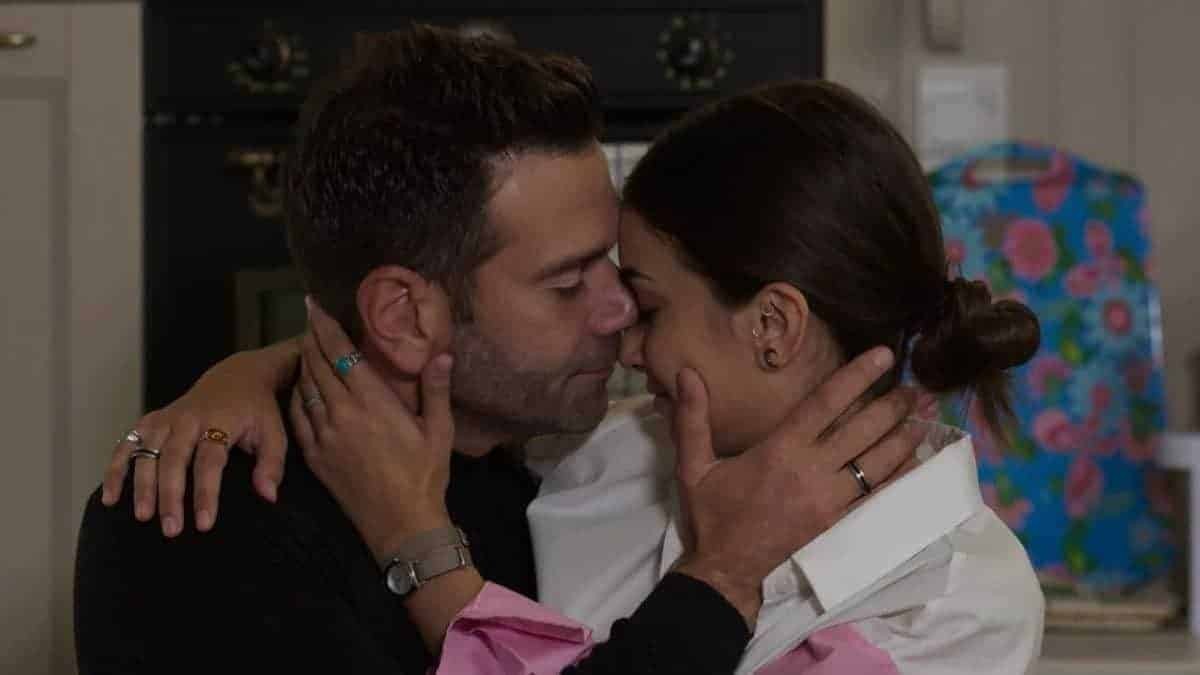 Γη της Ελιάς Μάνος Μαρίνα