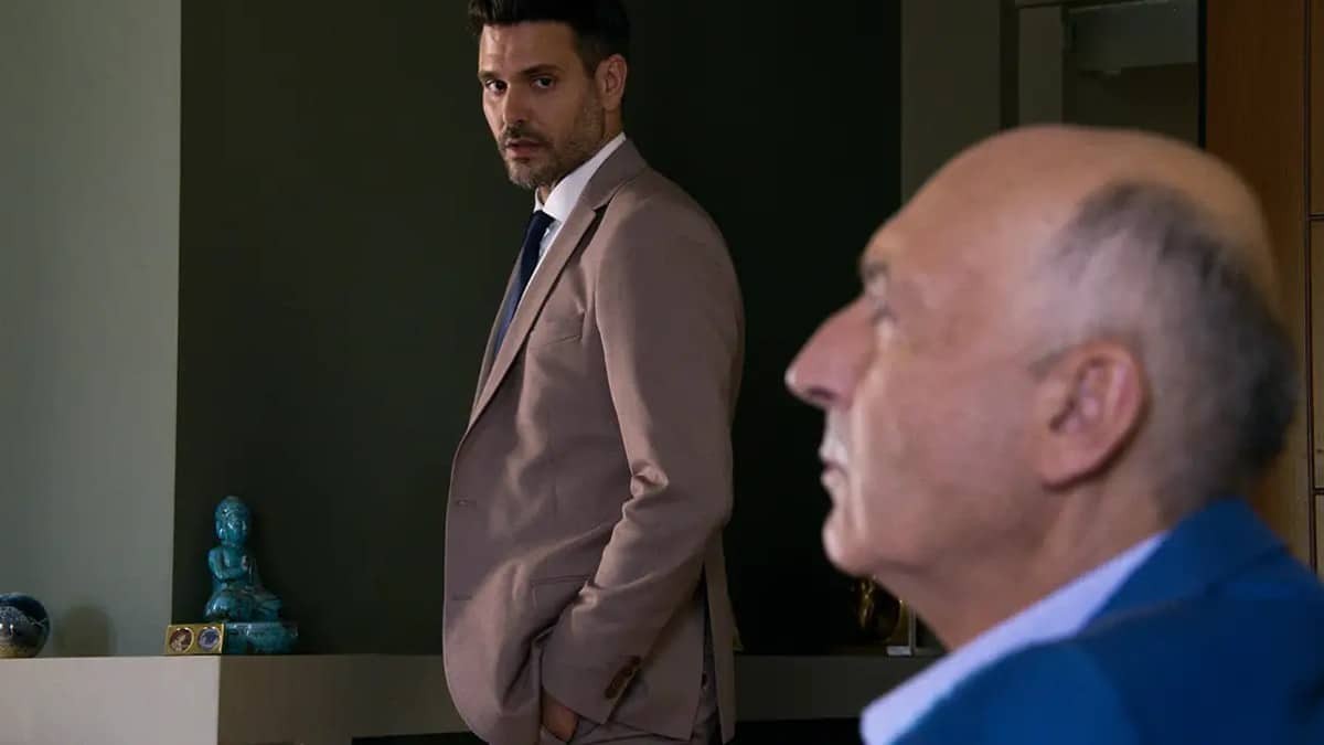  Παγιδευμένοι: Προτιμά να αυτοκτονήσει για να μην αποκαλυφθεί 
