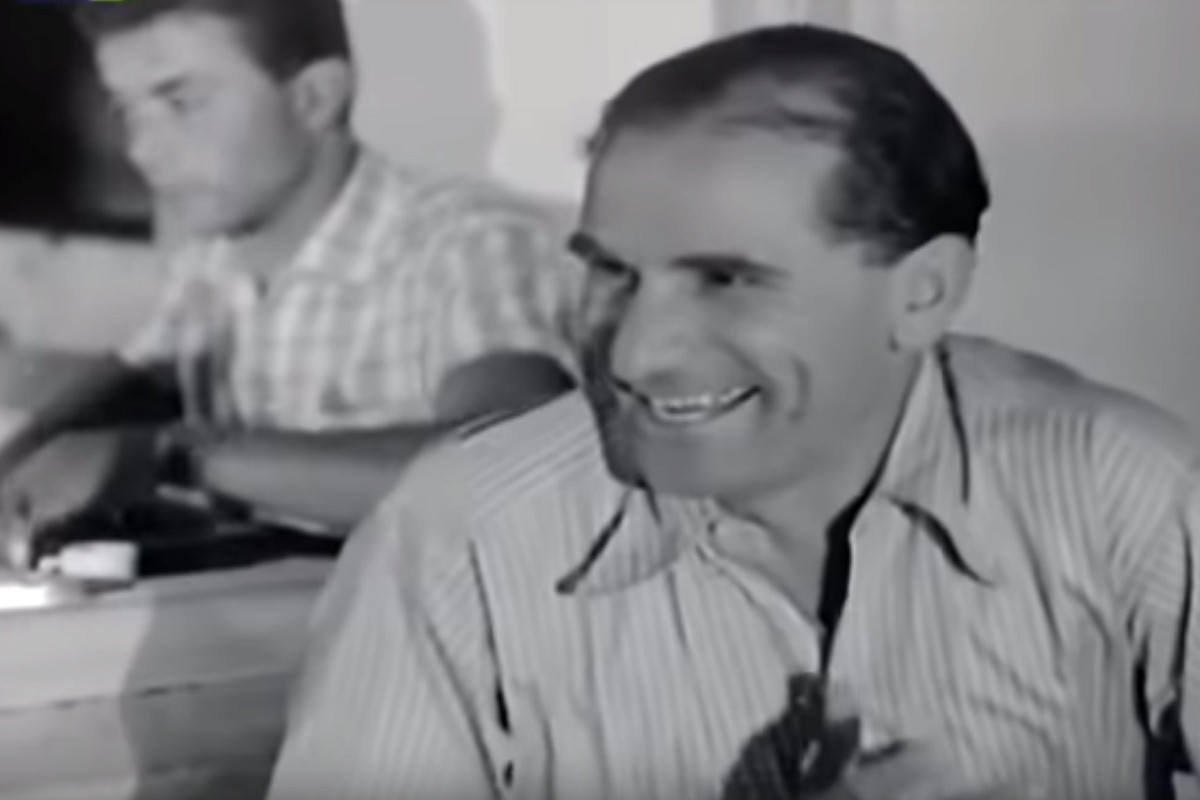 Ο Θύμιος τα' Χει Τετρακόσια