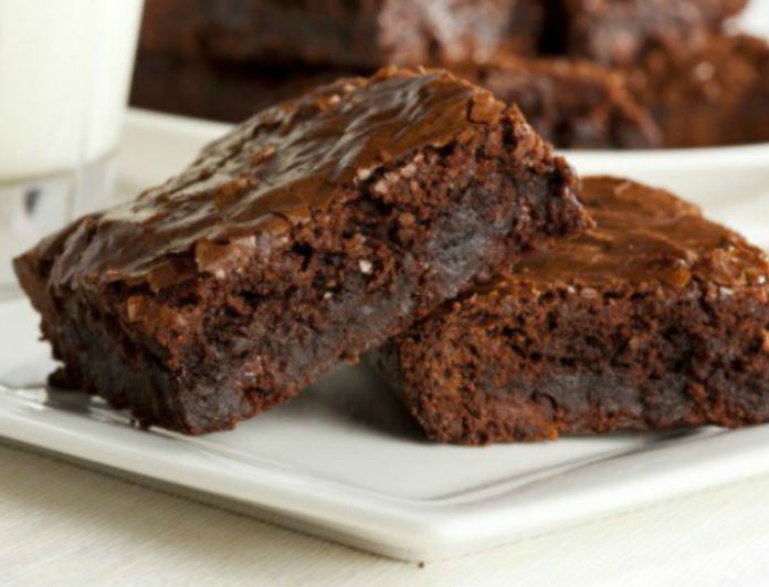 Γλυκό χωρίς «αμαρτία»: Υπέροχο νηστίσιμο brownie με ταχίνι!