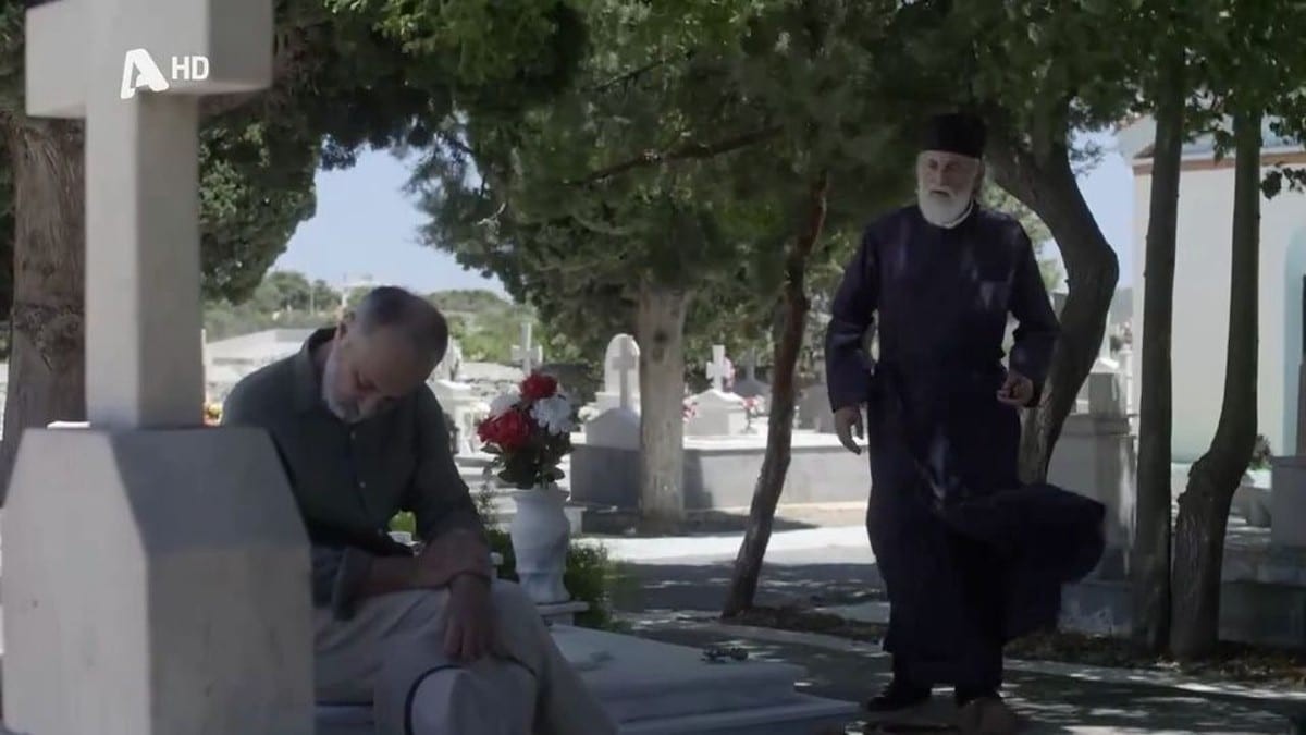 Σασμός: Απλά ανατριχιαστικό - Η σπαρακτική σκηνή του Παύλου Βρουλάκη πάνω στον τάφο του Πετρή