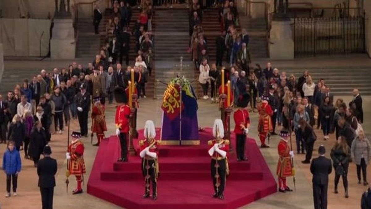 Το τελευταίο αντίο στην μακροβιότερη μονάρχη - Λεπτό προς λεπτό η κηδεία της Βασίλισσας Ελισάβετ στον ΣΚΑΙ