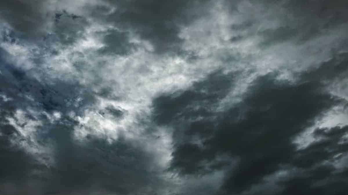 Καιρός (3/10): Ανακοίνωση της ΕΜΥ - Ποιες περιοχές πρέπει να προσέξουν