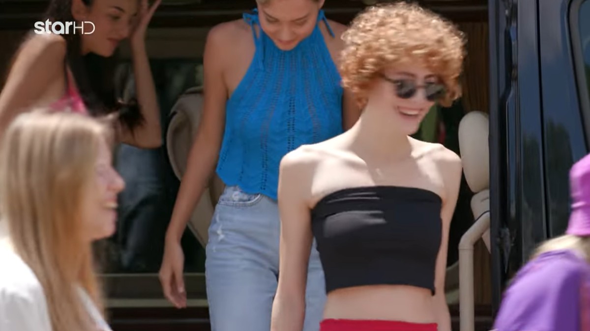 GNTM 5: Έπεσαν η μία πάνω στην άλλη - Τα πρώτα πλάνα από την είσοδο των κοριτσιών στη βίλα