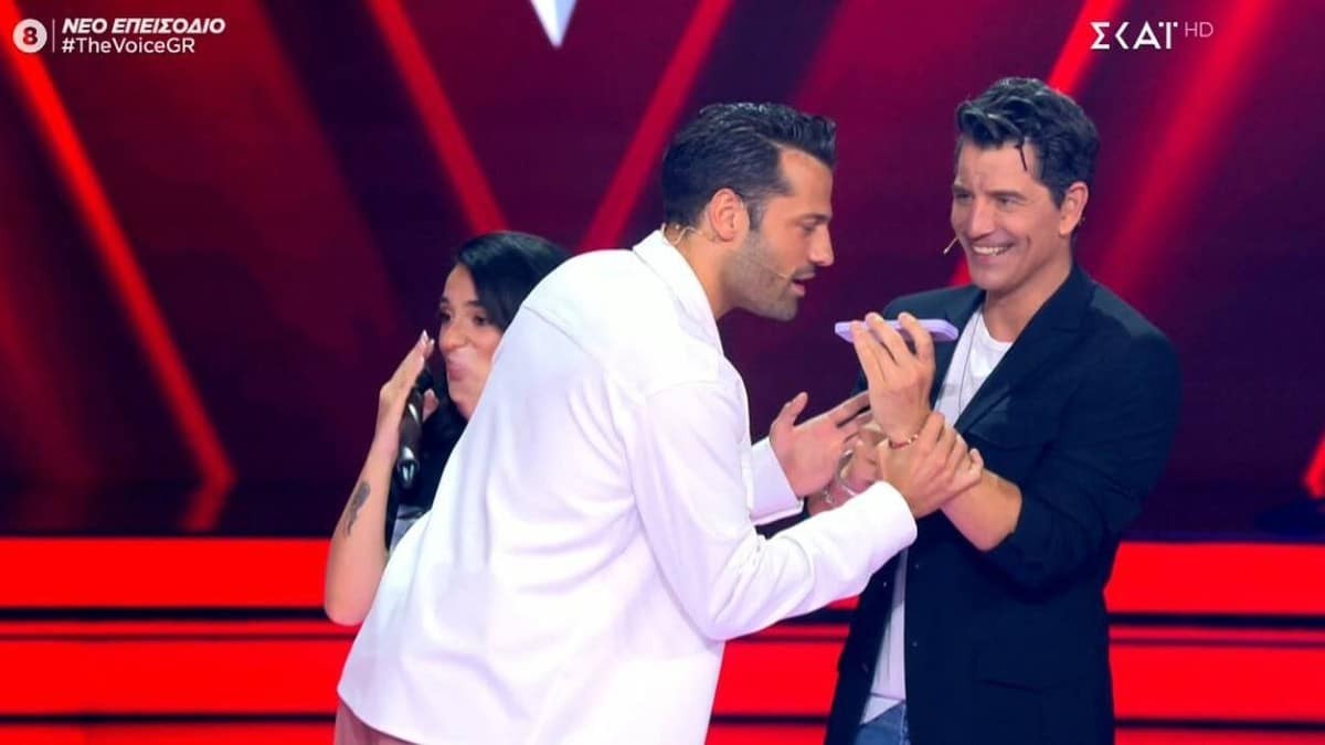 The Voice: «Το στήσατε!» - Κωνσταντίνος Αργυρός και Σάκης Ρουβάς στα μαχαίρια για διαγωνιζόμενη