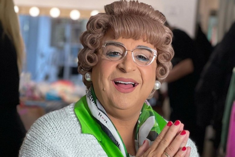 Μάρκος Σεφερλής Super Mammy