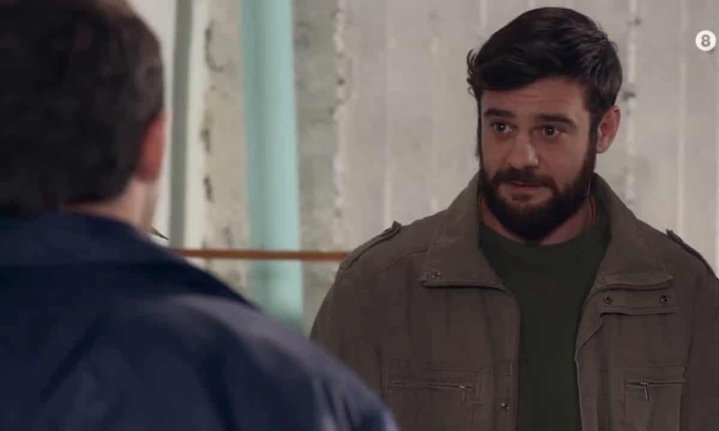 Δημήτρης Λιακόπουλος Τρία Μίλια